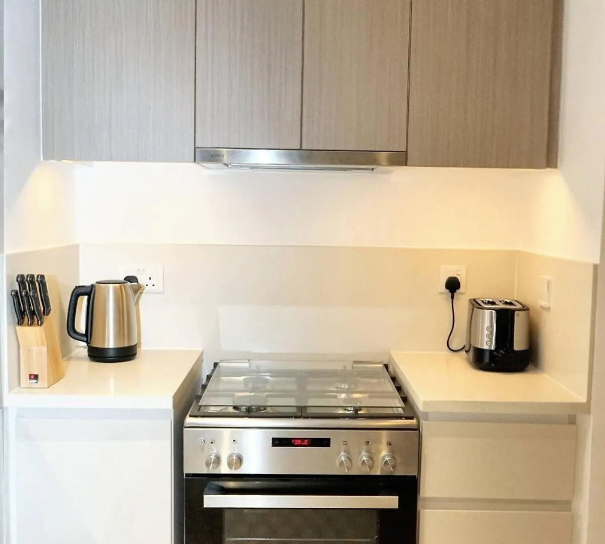 1Br Fully Furnished Apartment In Dubai